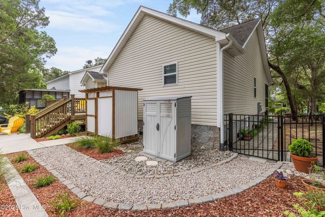 104 NE 40th Street, Oak Island, NC 28465