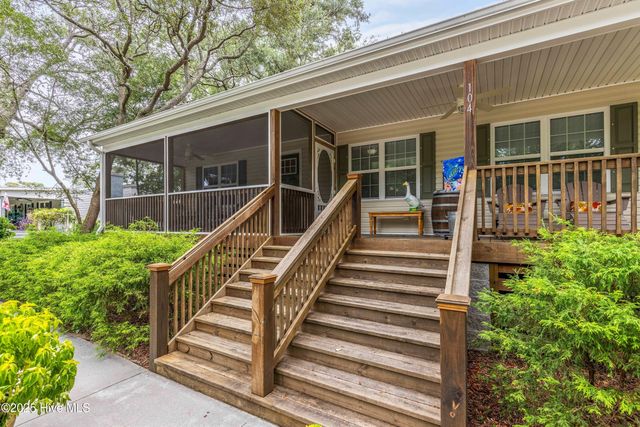 104 NE 40th Street, Oak Island, NC 28465