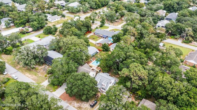 104 NE 40th Street, Oak Island, NC 28465