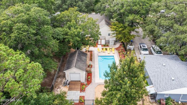 104 NE 40th Street, Oak Island, NC 28465