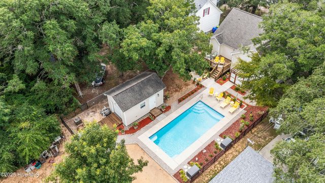 104 NE 40th Street, Oak Island, NC 28465