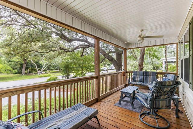104 NE 40th Street, Oak Island, NC 28465