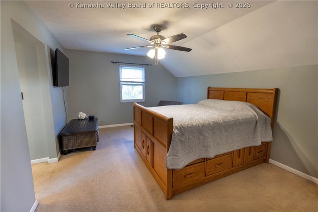 126 Rolling Acres Road, Winfield, WV 25213
