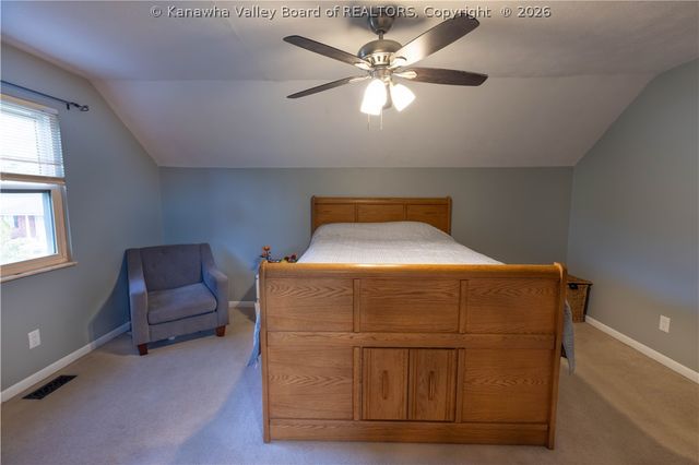 126 Rolling Acres Road, Winfield, WV 25213