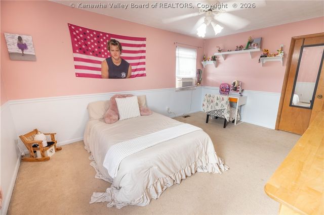 126 Rolling Acres Road, Winfield, WV 25213