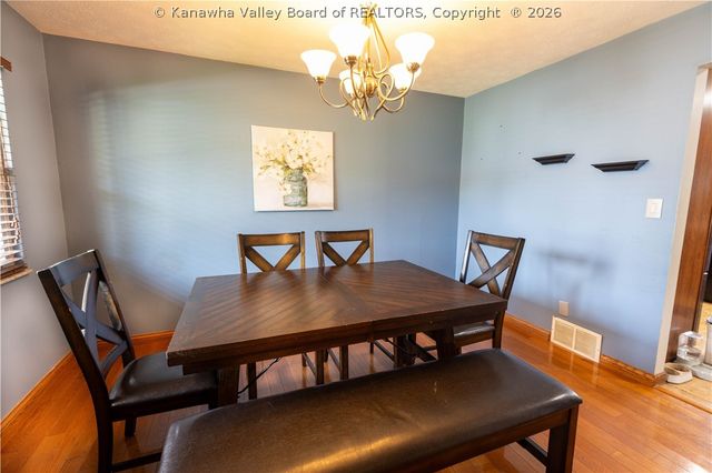 126 Rolling Acres Road, Winfield, WV 25213