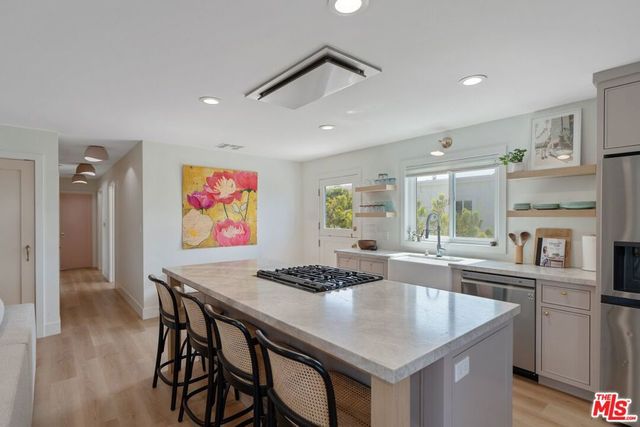 29500 Heathercliff Road 10, Malibu, CA 90265