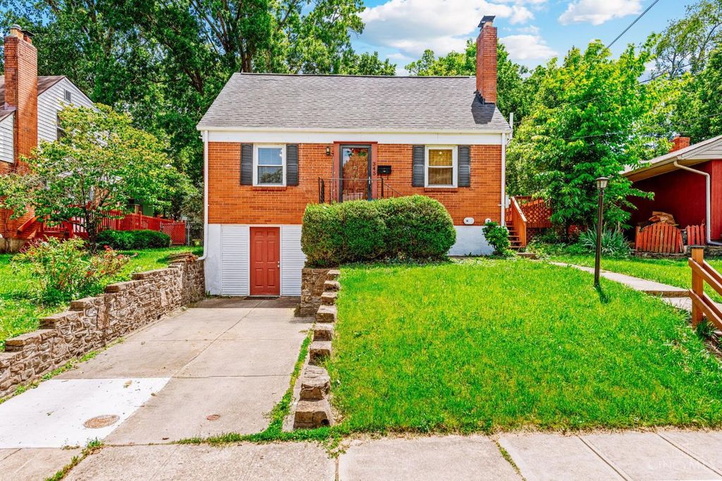 345 Durrell Avenue, Wyoming, OH 45215