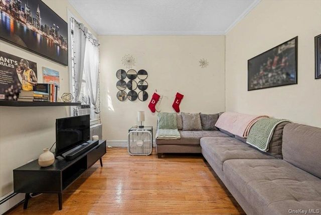 35 Kingsland Avenue 3R, Brooklyn, NY 11211