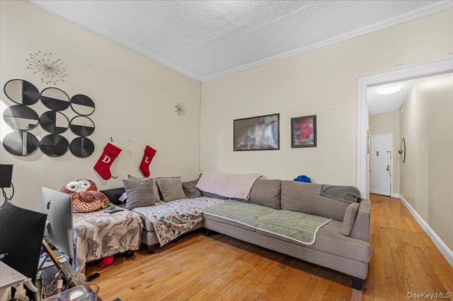 35 Kingsland Avenue 3R, Brooklyn, NY 11211