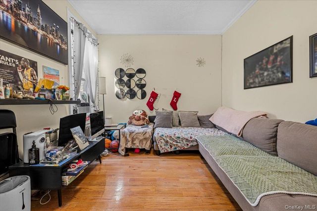 35 Kingsland Avenue 3R, Brooklyn, NY 11211