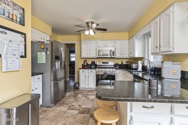 7 Chango Drive, Malta, NY 12019