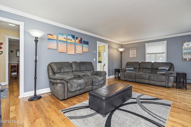 7 Chango Drive, Malta, NY 12019