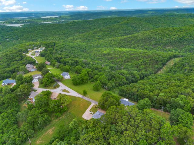 9 Buttonwood Drive, Kimberling City, MO 65686