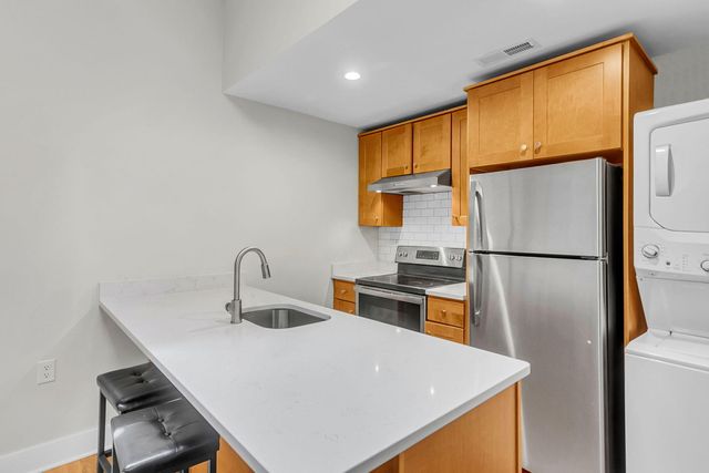 137 Calhoun Street B, Charleston, SC 29401