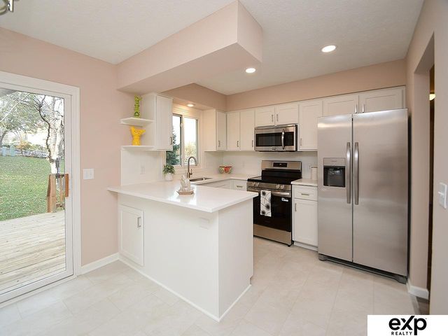 9804 S 20TH Street, Bellevue, NE 68123