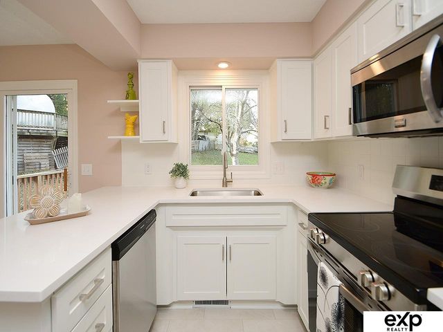 9804 S 20TH Street, Bellevue, NE 68123