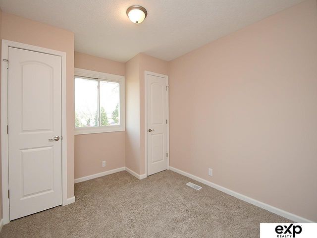 9804 S 20TH Street, Bellevue, NE 68123