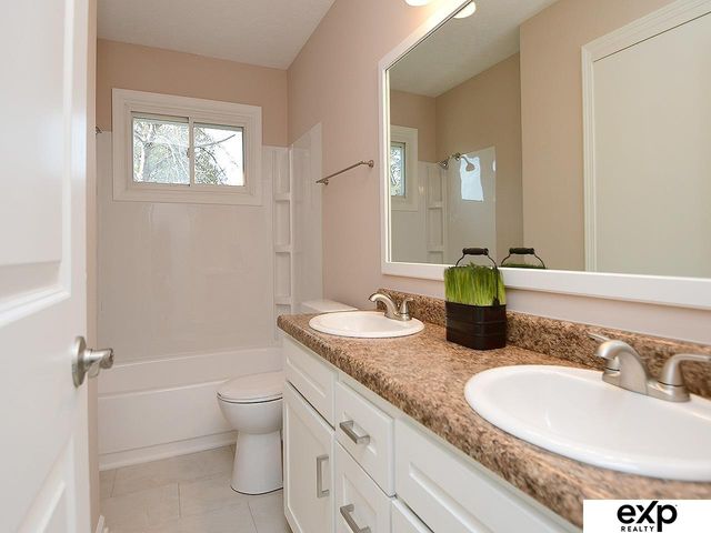 9804 S 20TH Street, Bellevue, NE 68123