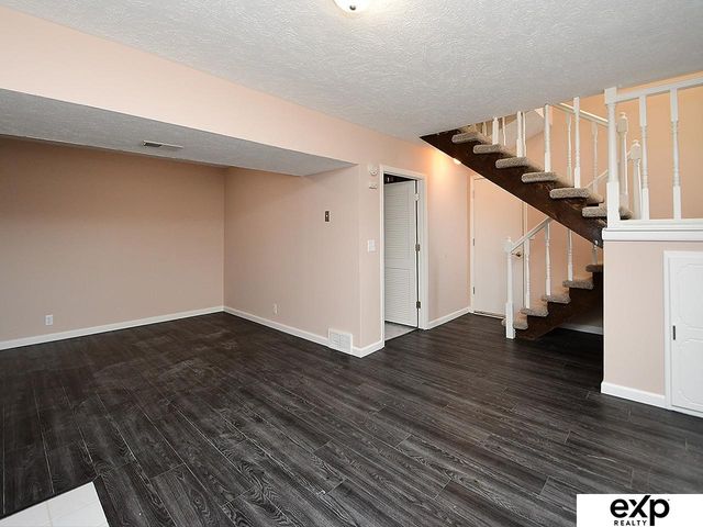 9804 S 20TH Street, Bellevue, NE 68123