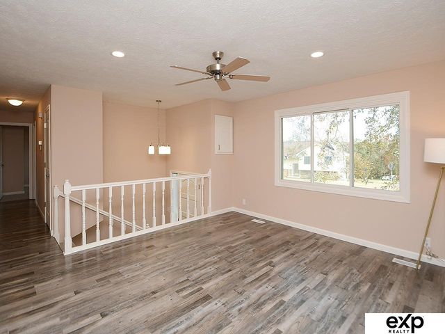 9804 S 20TH Street, Bellevue, NE 68123