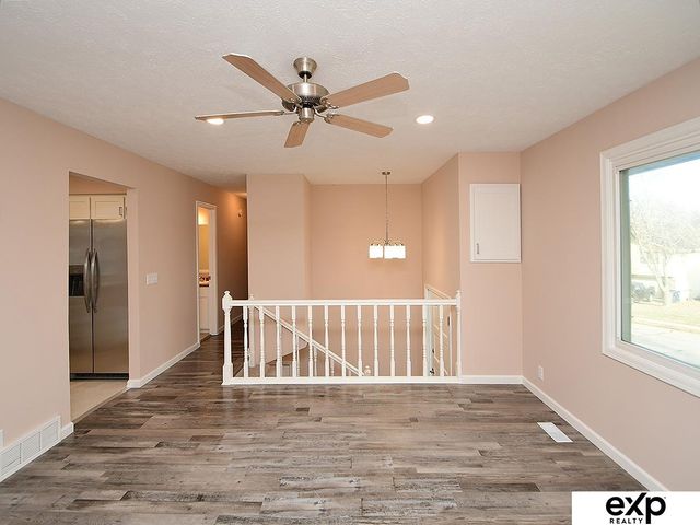 9804 S 20TH Street, Bellevue, NE 68123