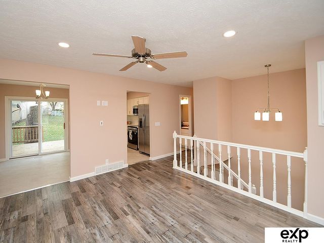 9804 S 20TH Street, Bellevue, NE 68123