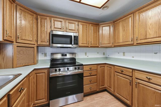 4118 Stillwood Drive, Fort Wayne, IN 46815