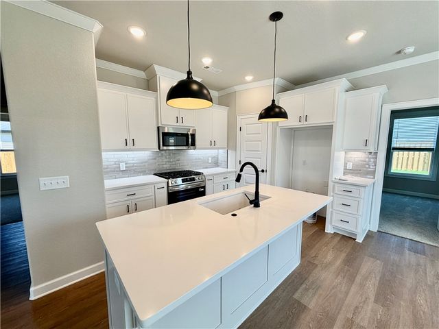 1812 Bugg Street, Pea Ridge, AR 72751