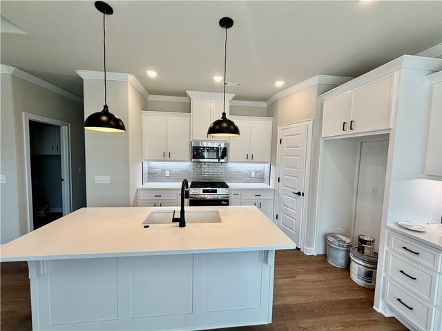 1812 Bugg Street, Pea Ridge, AR 72751