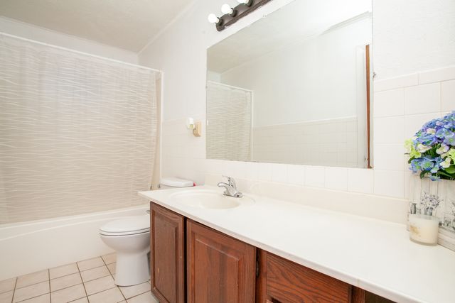 1114 E Lafayette Street, Bloomington, IL 61701