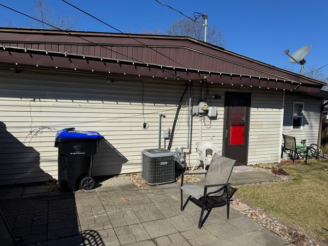 1114 E Lafayette Street, Bloomington, IL 61701