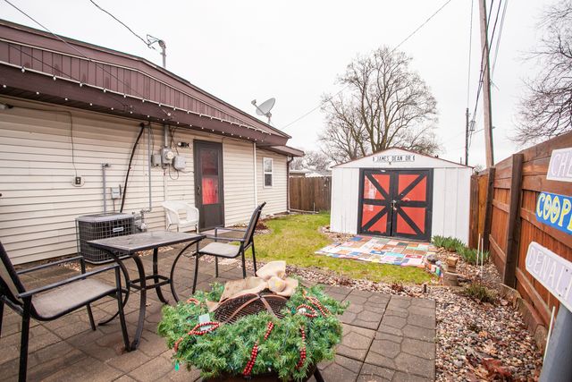 1114 E Lafayette Street, Bloomington, IL 61701