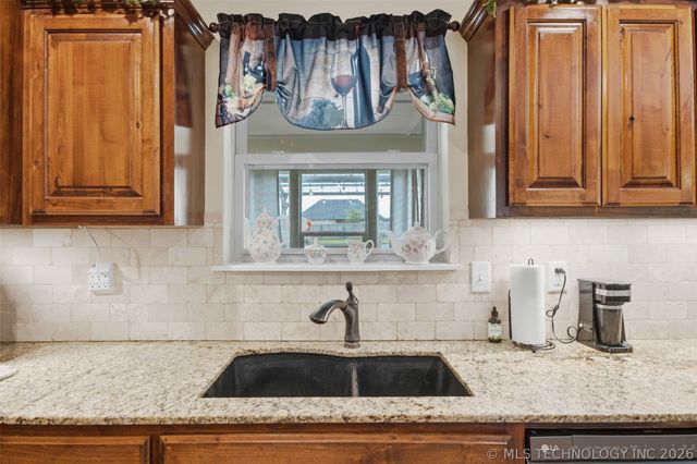 21075 S Andreas Road, Claremore, OK 74019