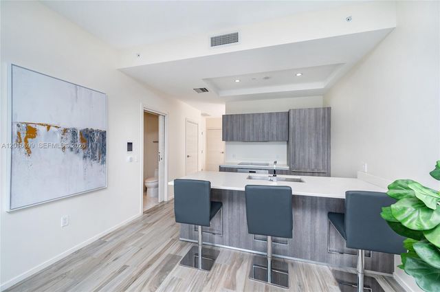 801 S Miami Ave 5207, Miami, FL 33130