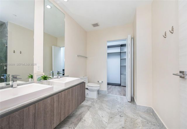 801 S Miami Ave 5207, Miami, FL 33130