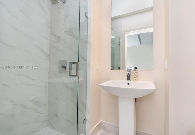 801 S Miami Ave 5207, Miami, FL 33130