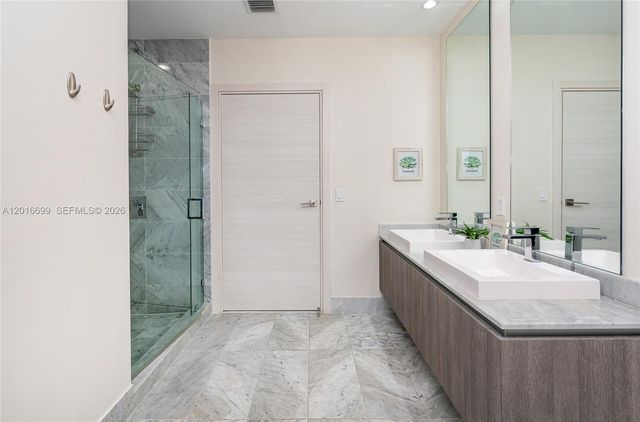 801 S Miami Ave 5207, Miami, FL 33130