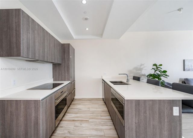 801 S Miami Ave 5207, Miami, FL 33130