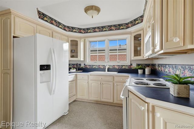 30214 Blossom Lane, Warren, MI 48088