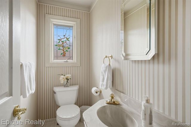 30214 Blossom Lane, Warren, MI 48088