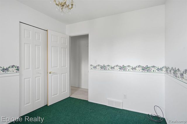 30214 Blossom Lane, Warren, MI 48088