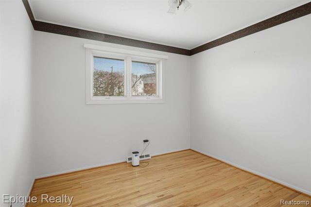 30214 Blossom Lane, Warren, MI 48088