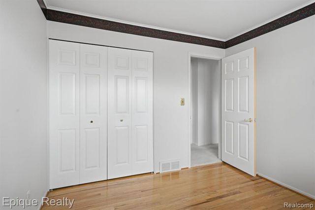 30214 Blossom Lane, Warren, MI 48088