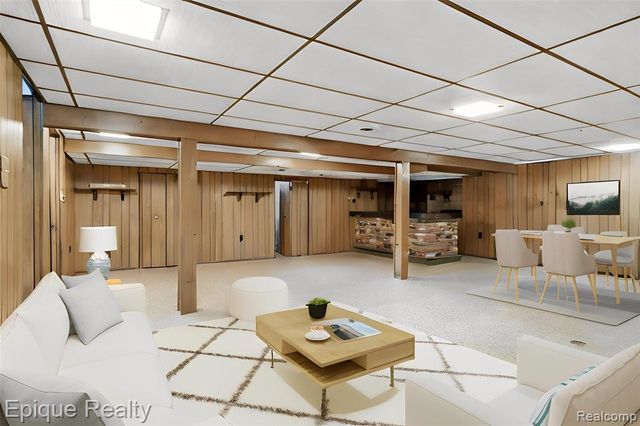 30214 Blossom Lane, Warren, MI 48088