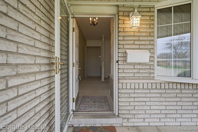 30214 Blossom Lane, Warren, MI 48088