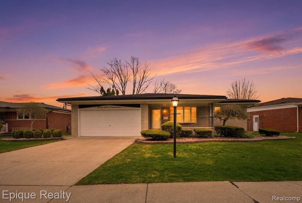 30214 Blossom Lane, Warren, MI 48088