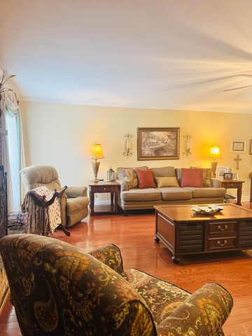 100 Elizabeth, Petal, MS 39465