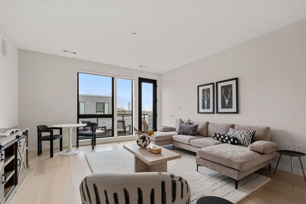 45 West Third 514, Boston, MA 02127