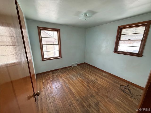 379 North Ogden Street E, Buffalo, NY 14212